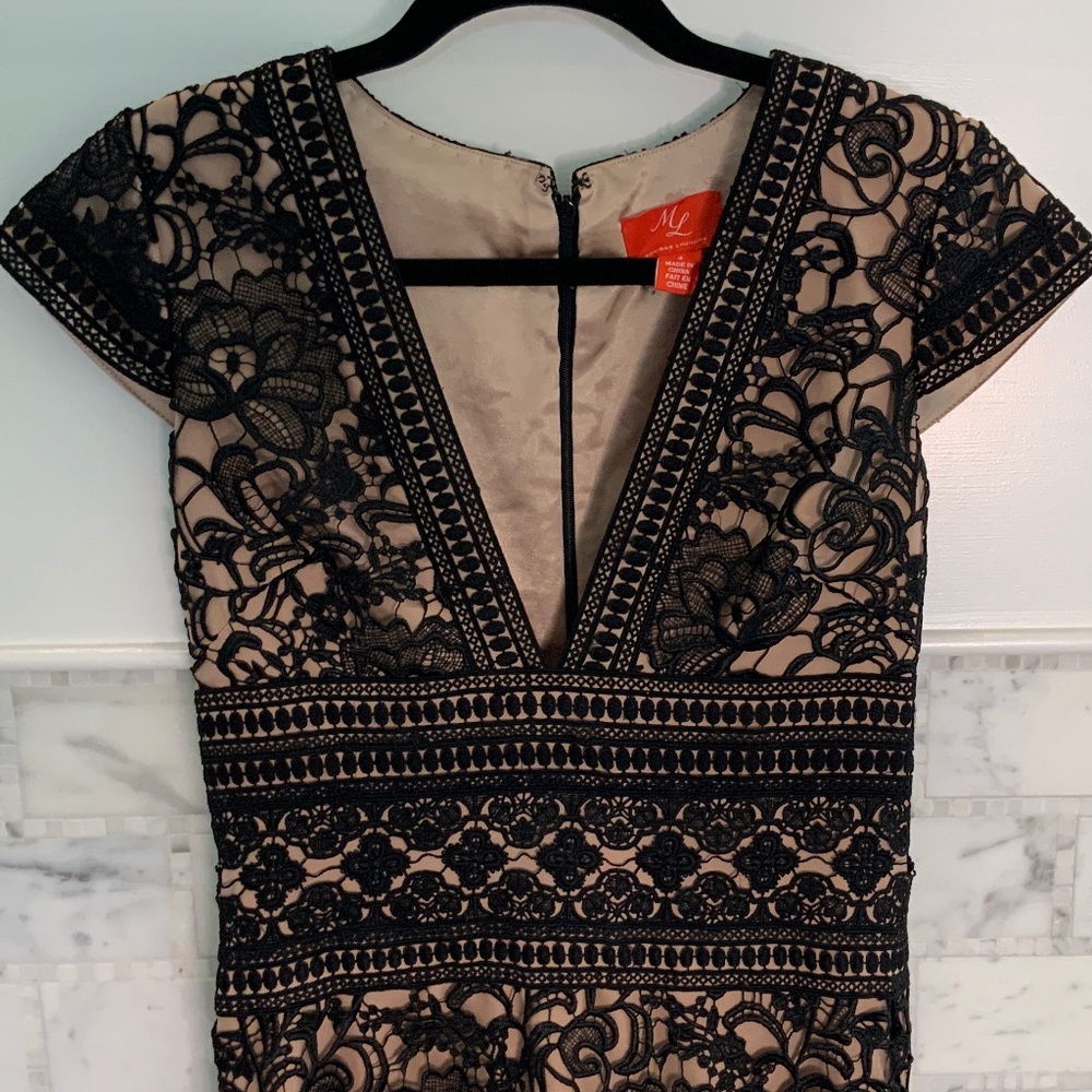 Monique Lhuillier gown formal dress black florallace overlay couture plunge neck